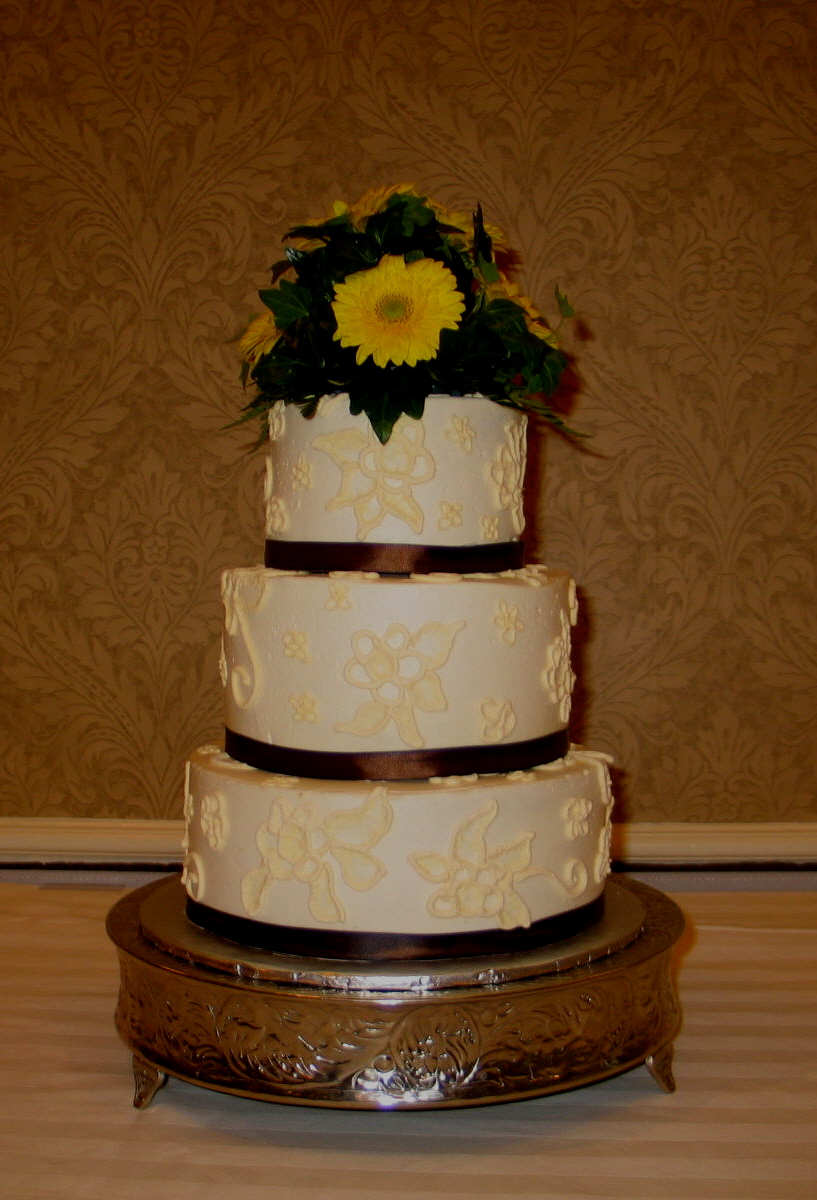 elegant buttercream wedding cakes